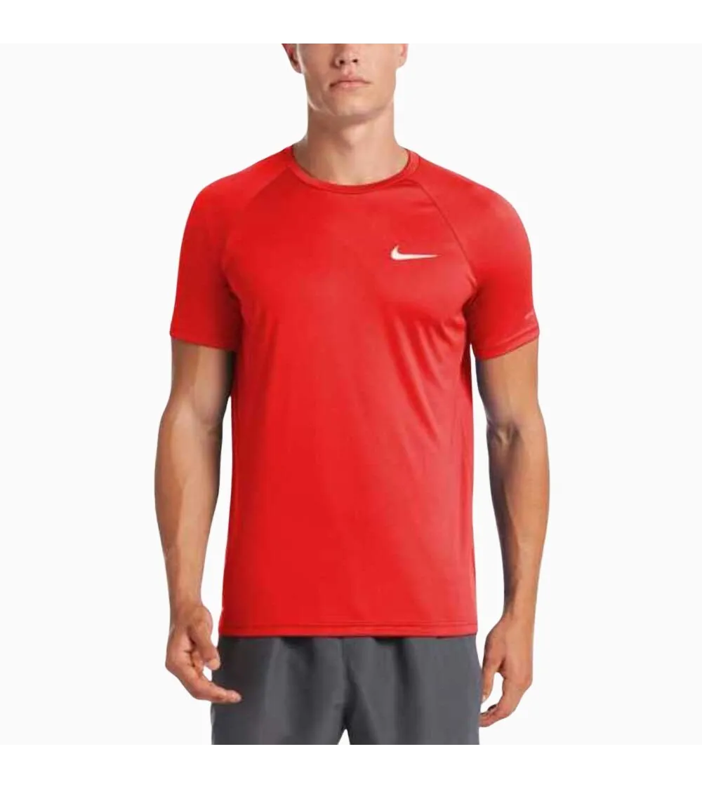 Nike T-Shirt mit kurzen Ärmeln und Logo