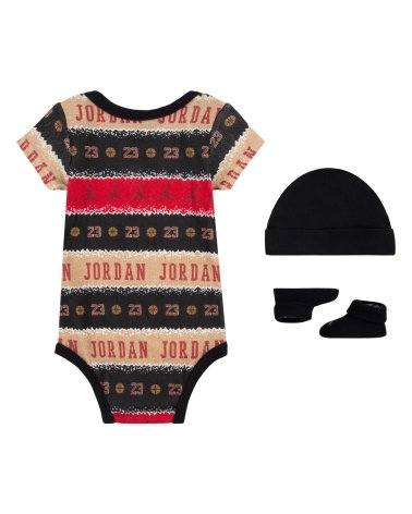 Nike Set mit Baby-Body, Mütze und Schuhen