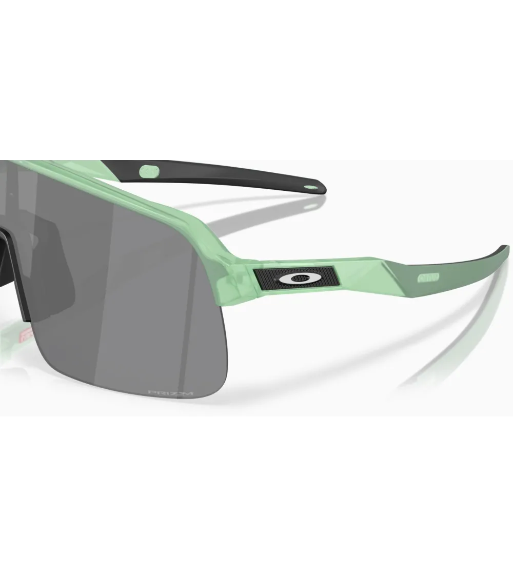 Oakley Sutro Lite S sports sunglasses