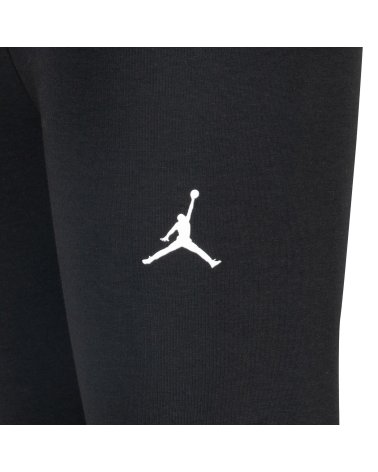Nike fitted shorts with elastic waistband