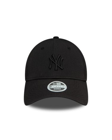 New Era 9FORTY cap with curved visor