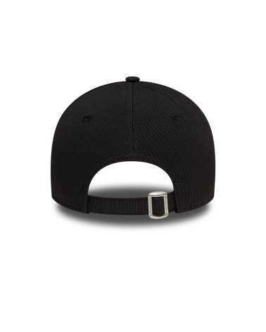 New Era 9FORTY cap with curved visor