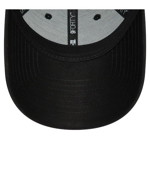 New Era 9FORTY cap with curved visor