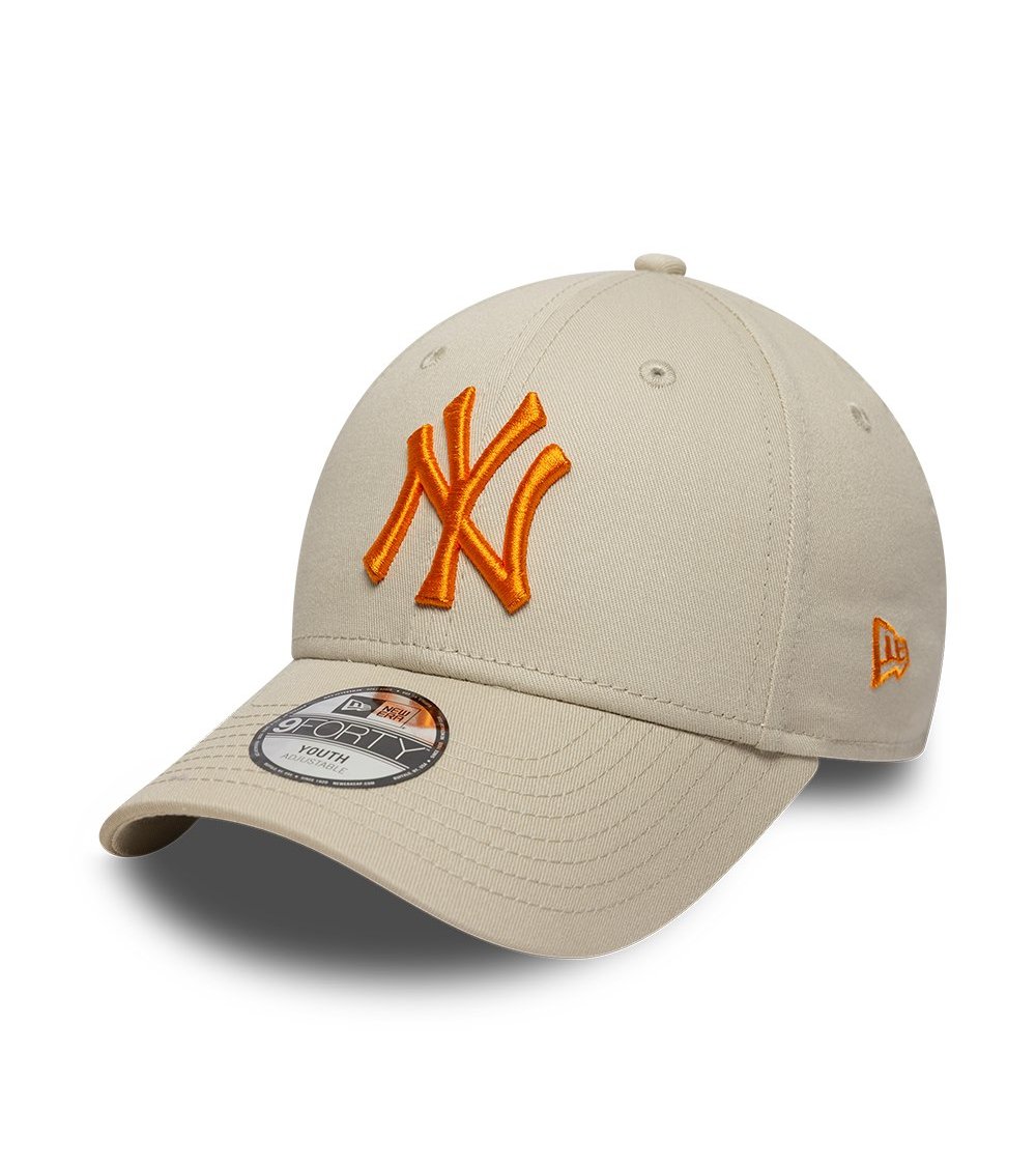 New Era 9Forty cap with curved visor