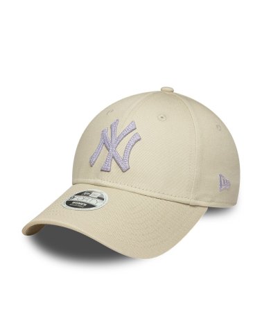 New Era 9FORTY cap with curved visor