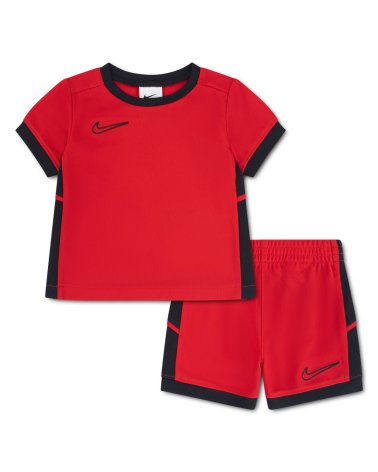 Nike chándal camiseta y pantalones cortos