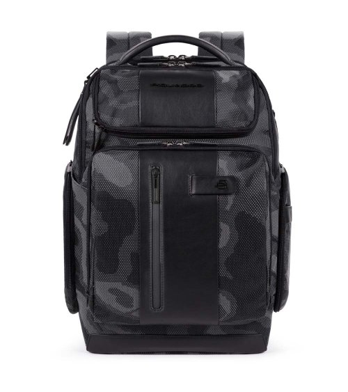 Mochila Piquadro con compartimentos y cremallera
