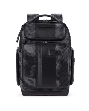 Mochila Piquadro con compartimentos y cremallera
