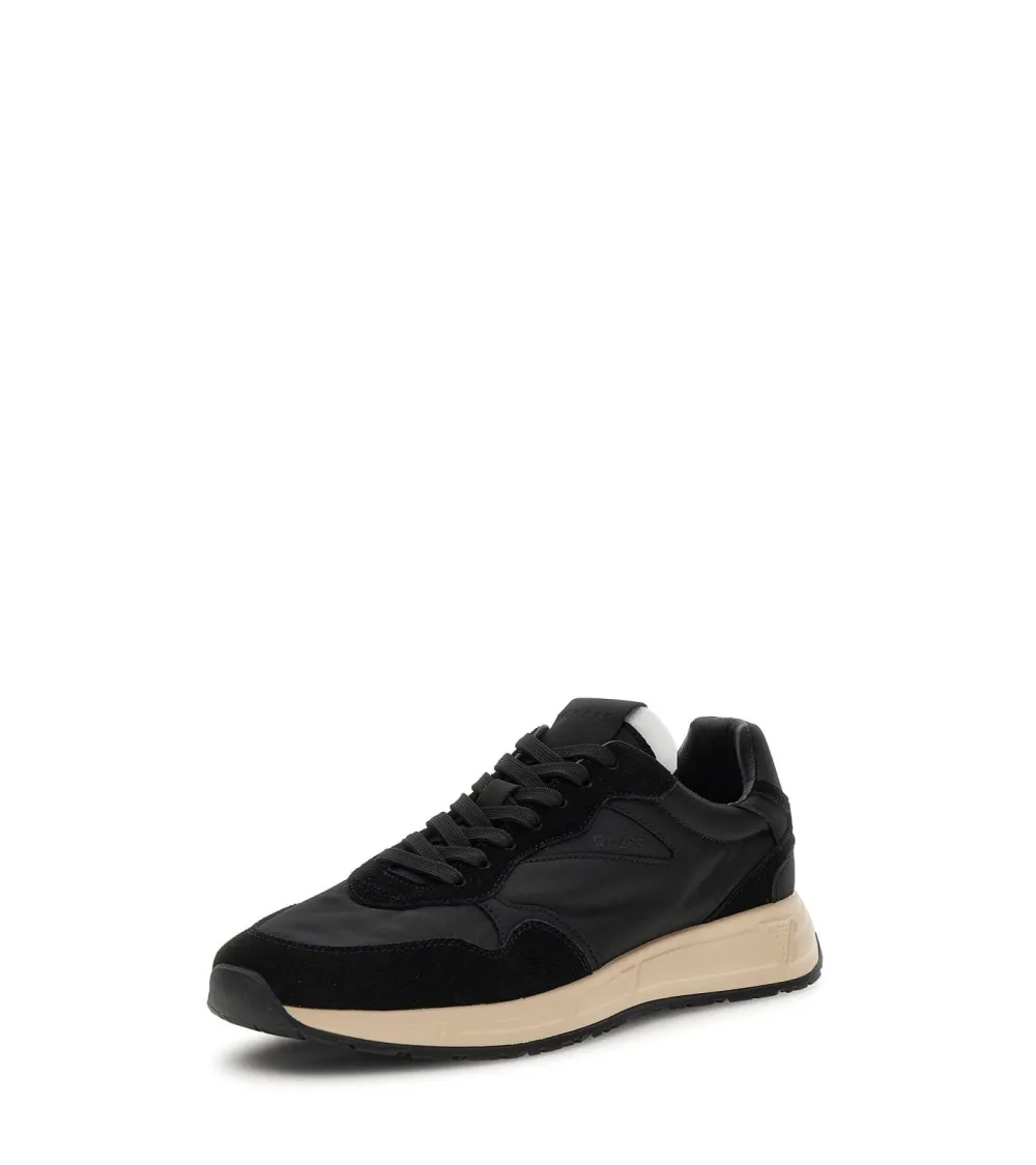 Guess baskets basses Aria avec lacets