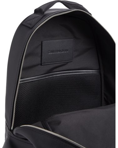 Calvin Klein sac à dos matériau synthétique