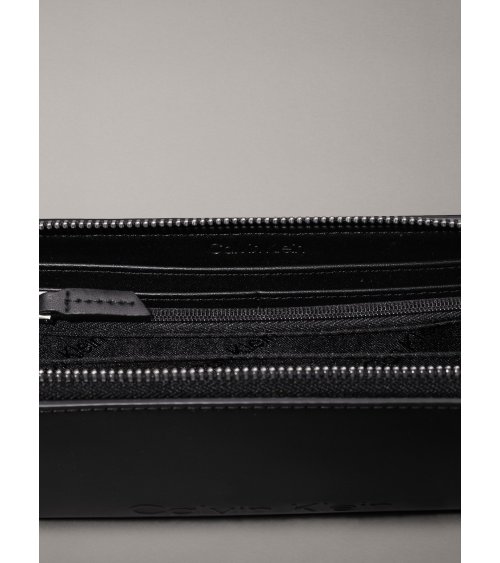 Calvin Klein cartera con cremallera