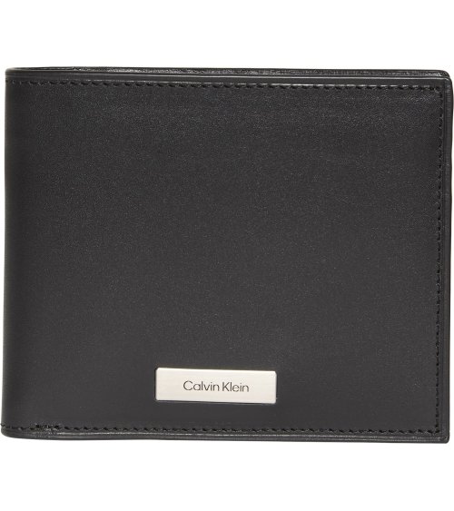 Calvin Klein billetera plegable con logo de metal
