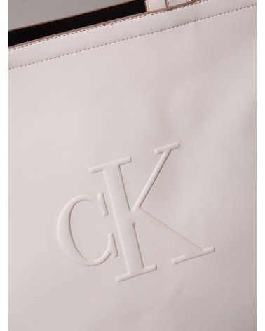 Calvin Klein bolso de mano con logo en relieve