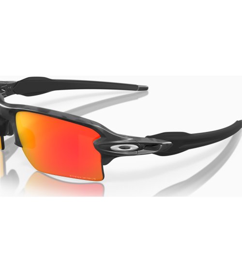 Oakley Flak 2.0 XL sports sunglasses
