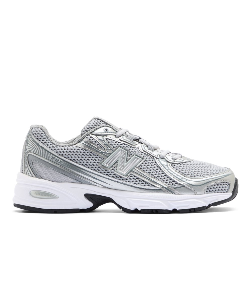 New Balance 740 low sneakers