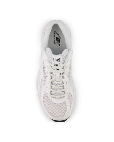 New Balance 740 low sneakers