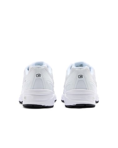 New Balance 740 low sneakers