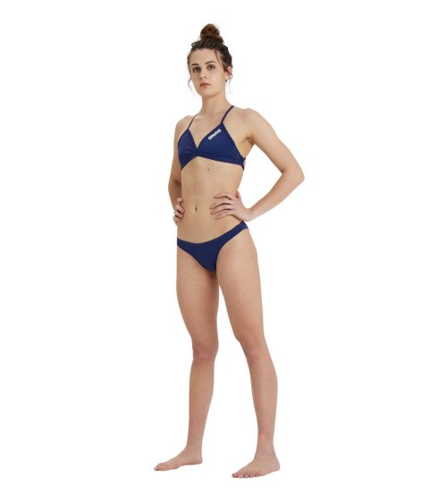 Arena bikini piscina triangolo