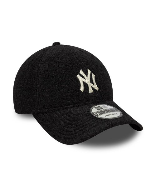 New Era Winter Borg 9Forty cap with visor