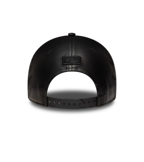 New Era casquette en simili cuir avec visière rigide
