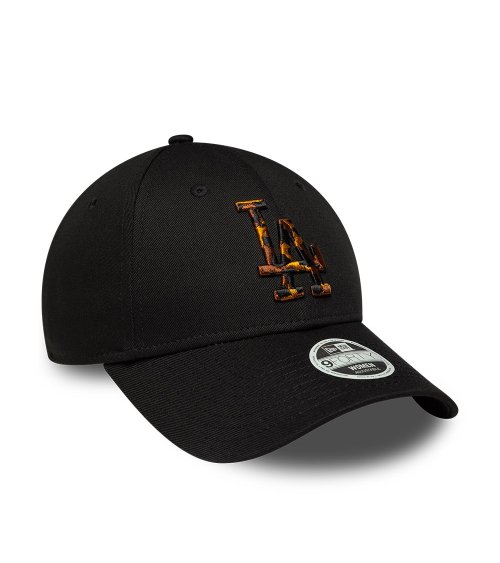 New Era cap with visor and embroidered logo
