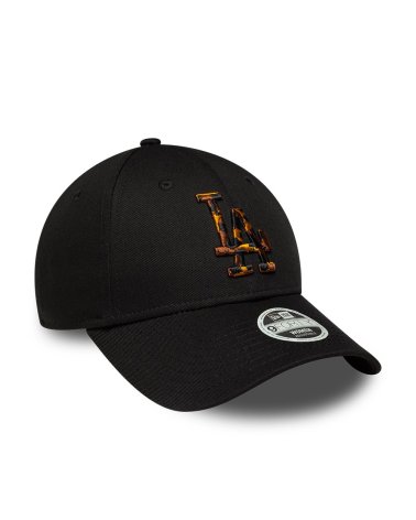 New Era cap with visor and embroidered logo