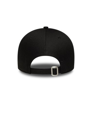 New Era cap with visor and embroidered logo