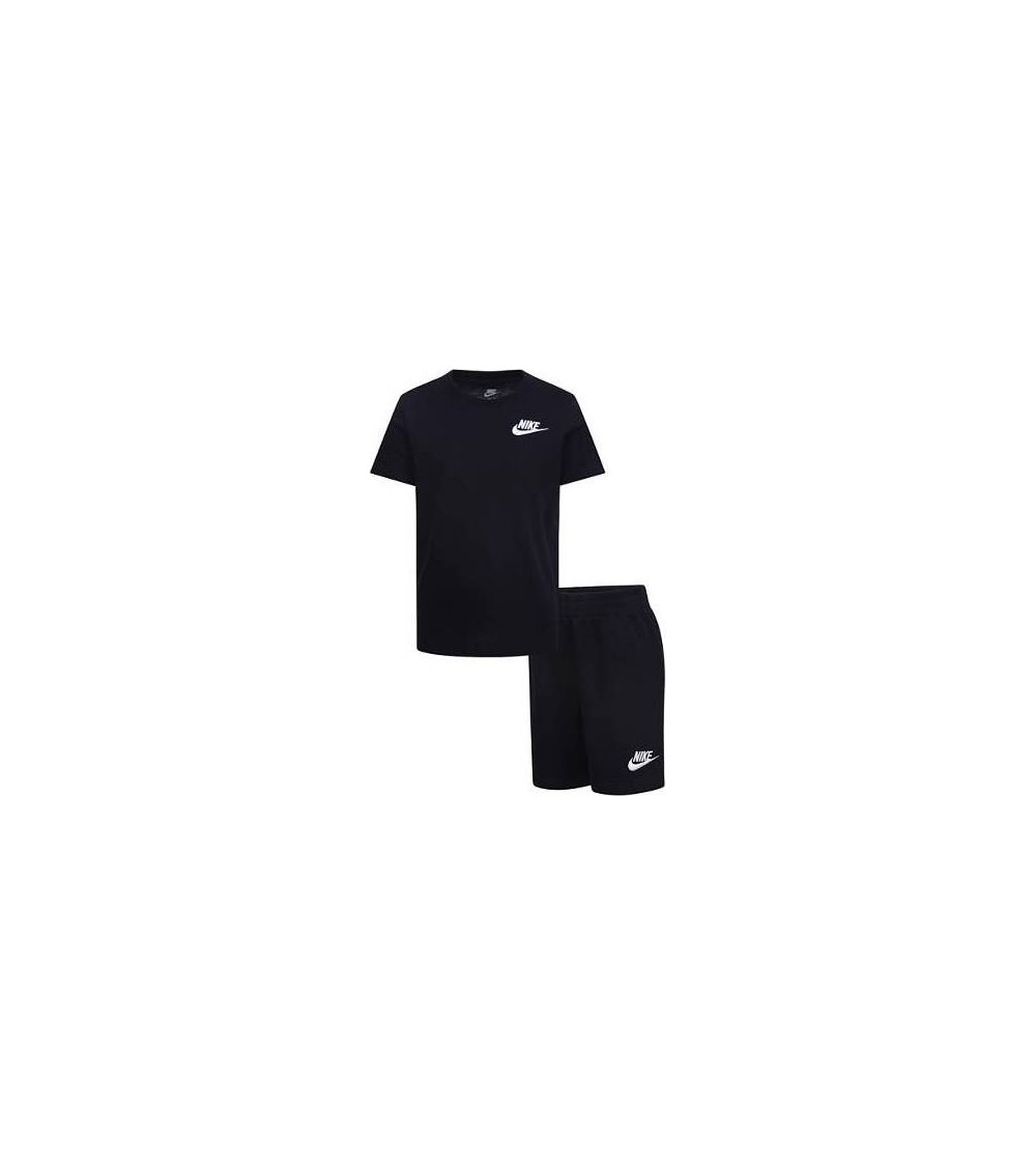 Conjunto Nike de camiseta y pantalones cortos