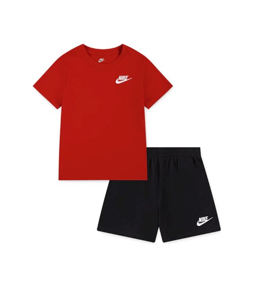 Conjunto Nike de camiseta y pantalones cortos