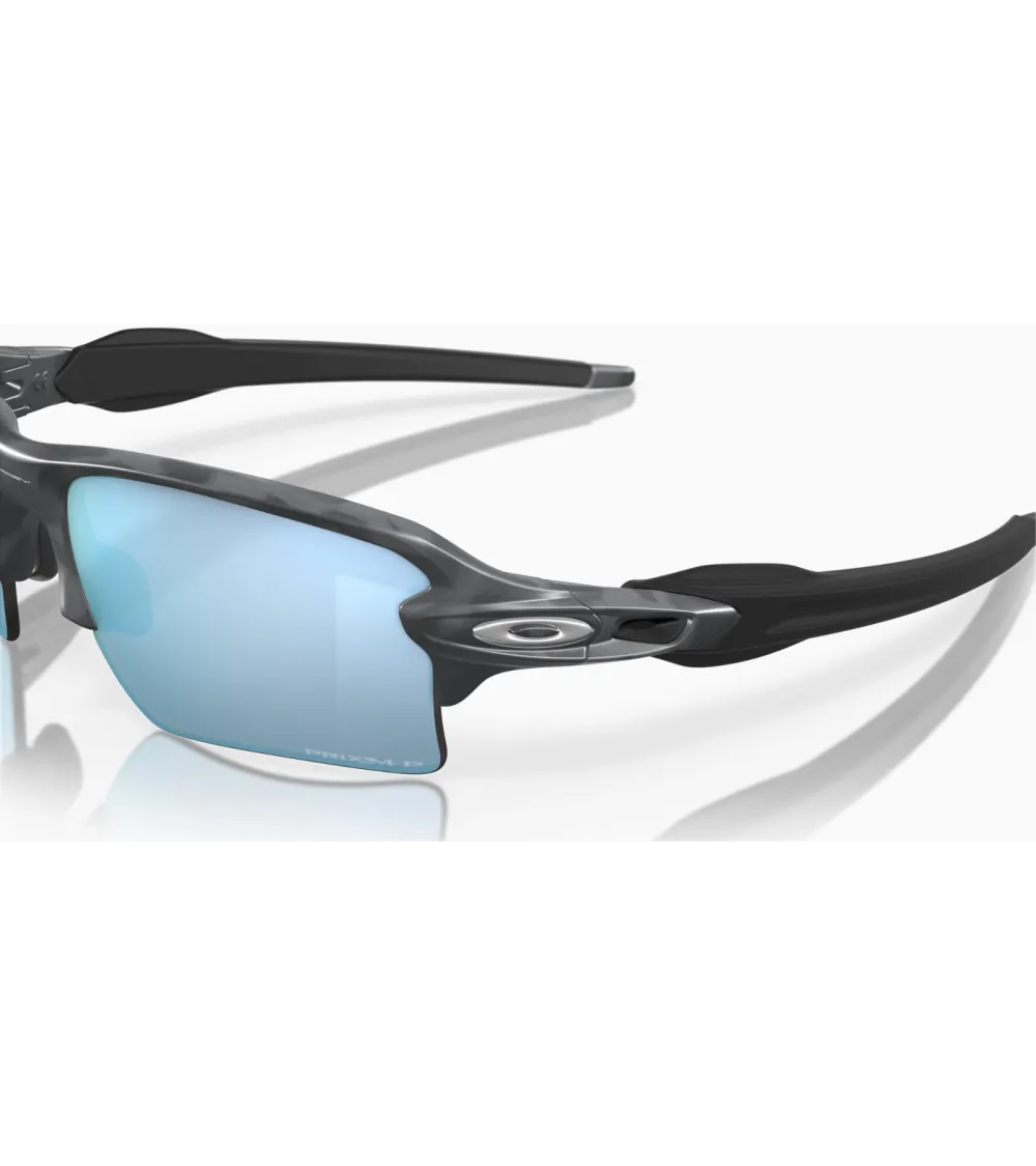 Oakley Flak 2.0 XL sports sunglasses