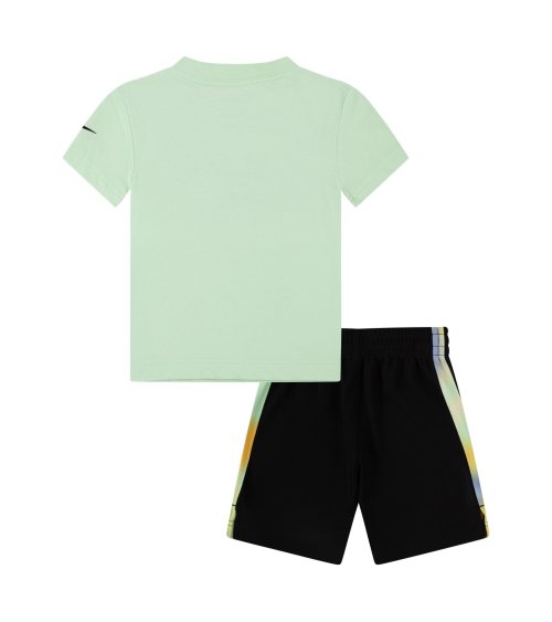 Ensemble Nike t-shirt et shorts pour enfant