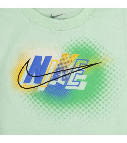 Nike conjunto de camiseta y pantalones cortos para niños