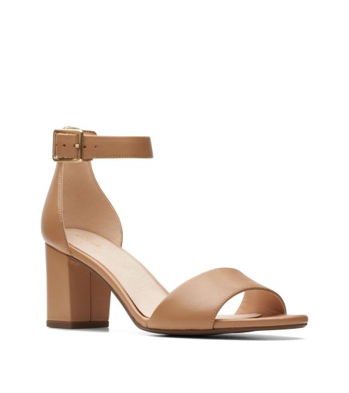 Clarks Deva Mae medium heel shoes