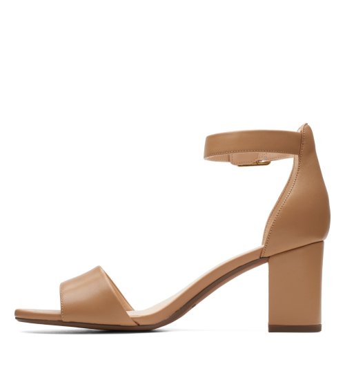 Clarks Deva Mae chaussures à talon moyen