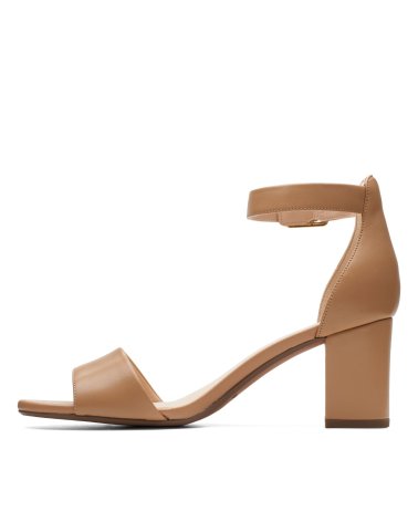 Clarks Deva Mae chaussures à talon moyen