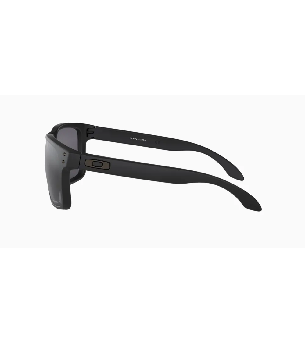Oakley Holbrook XL sporty sunglasses