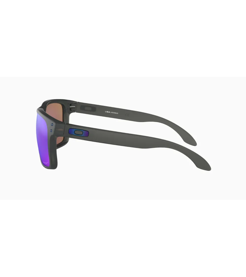Oakley Holbrook XL sporty sunglasses