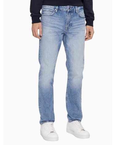 Jeans Guess de corte regular con cierre de botones