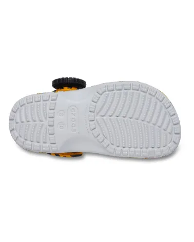 Crocs chanclas gráfico de vehículos