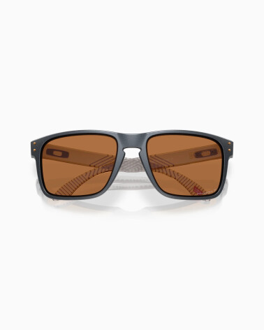 Oakley Holbrook XL sporty sunglasses