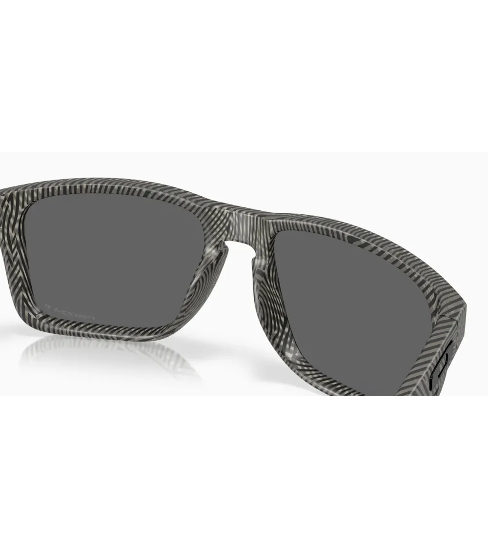 Oakley Holbrook XL sporty sunglasses