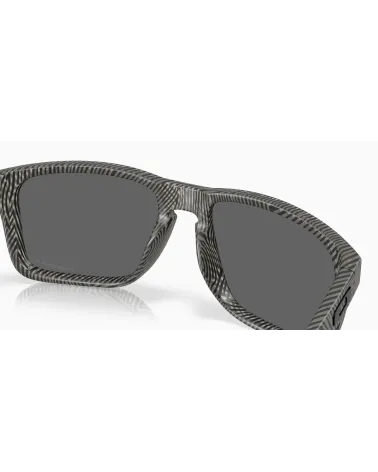 Oakley Holbrook XL sporty sunglasses