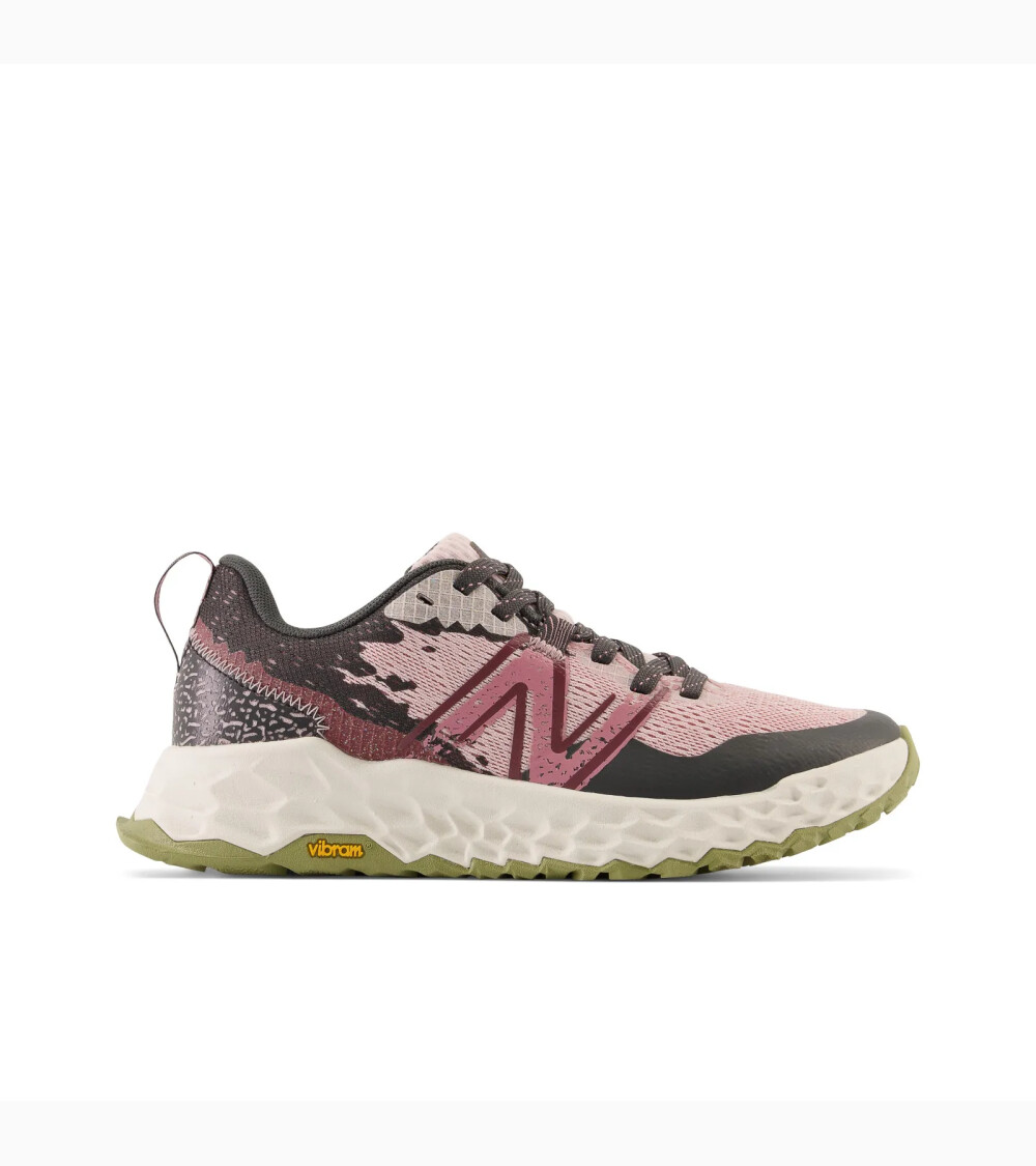 New Balance scarpe trail running con suola Vibram