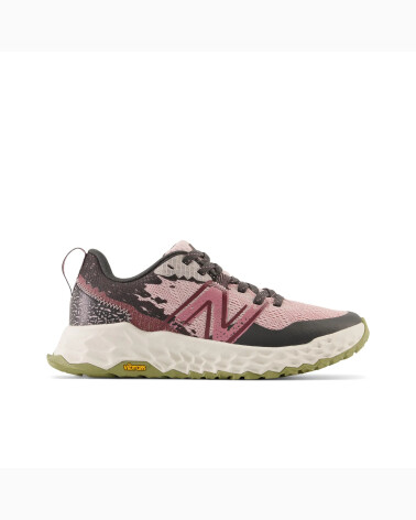 New Balance scarpe trail running con suola Vibram
