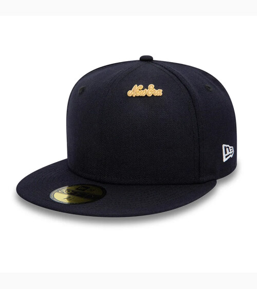 New Era Pins-Set Mütze und Figur