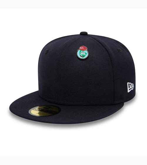 New Era Pins-Set Mütze und Figur