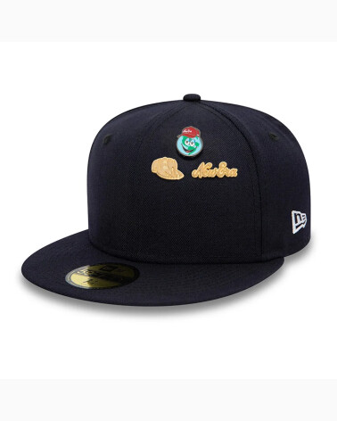 New Era Pins-Set Mütze und Figur