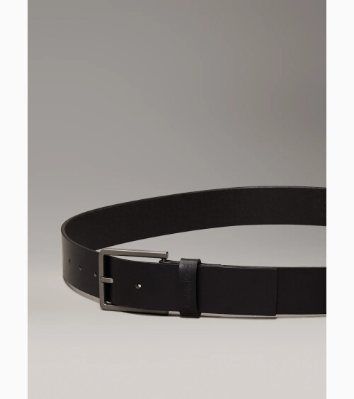 Calvin Klein cinturón de piel con hebilla
