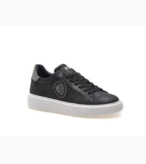 Blauer zapatillas bajas con logo y suela gruesa