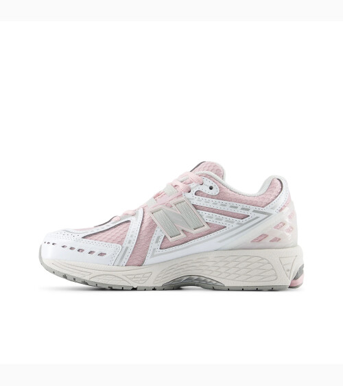 New Balance low top sneakers boys